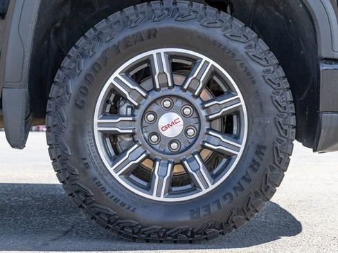 Certified 2024 GMC Sierra 1500 AT4 w/ AT4 Premium Package AWD/4WD image 12