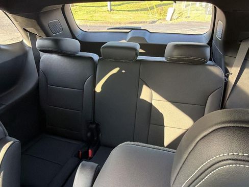 New 2026 Chevrolet Traverse LT w/ Sun and Wheel Package FWD image 20
