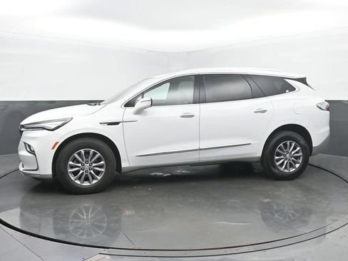 Used 2024 Buick Enclave Premium FWD image 2