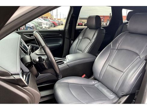 Used 2022 Buick Enclave Premium image 28