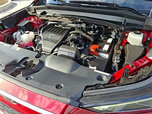 Used 2024 Toyota Grand Highlander Limited image 28