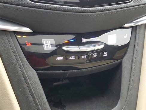 Used 2019 Cadillac XT5 Luxury image 28