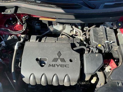 Used 2019 Mitsubishi Outlander SEL image 25