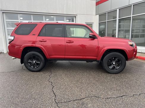 Used 2017 Toyota 4Runner SR5 Premium image 25