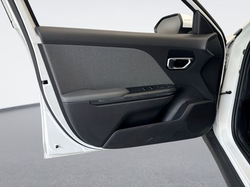 Used 2025 Kia K4 EX FWD image 9