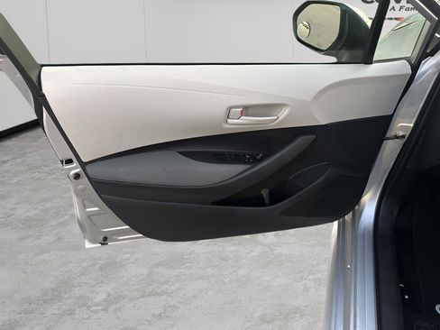 Used 2023 Toyota Corolla LE image 25
