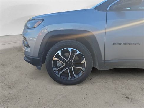 Used 2024 Jeep Compass Limited image 14
