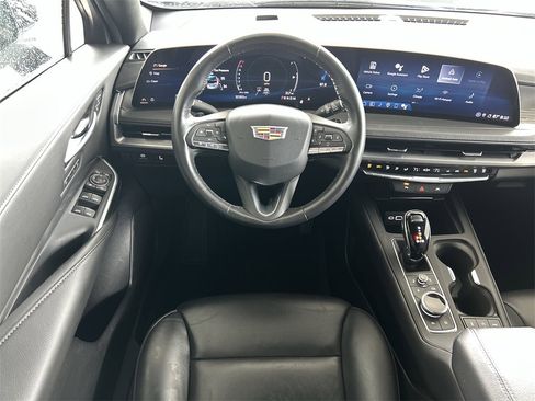 Used 2025 Cadillac XT4 Premium Luxury image 37