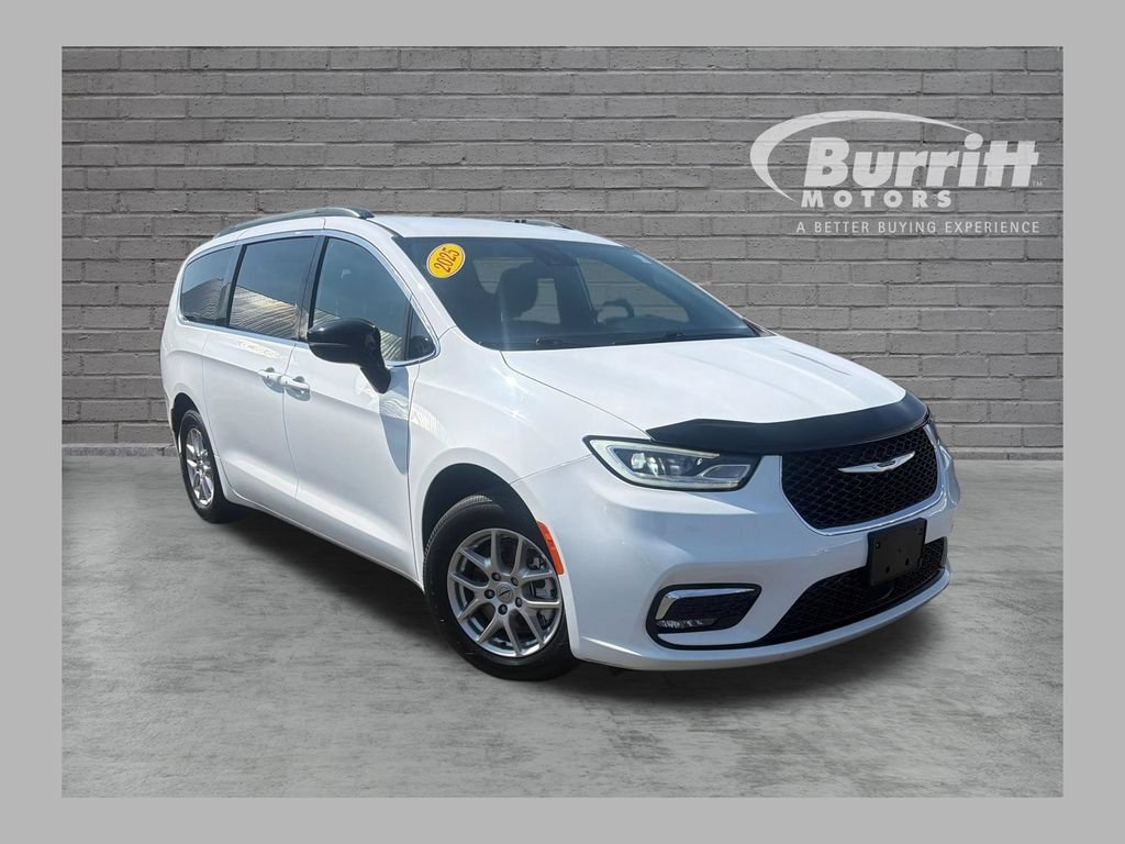 Used 2025 Chrysler Pacifica Select FWD 360° Tour