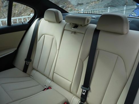 New 2025 BMW 330i xDrive Sedan w/ Premium Package image 8