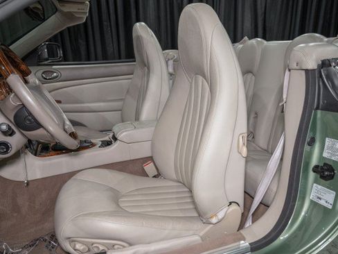 Used 1999 Jaguar XK8 Convertible RWD image 11