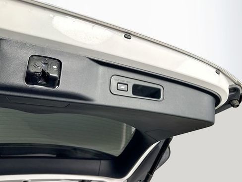Used 2023 Honda Pilot Touring image 59