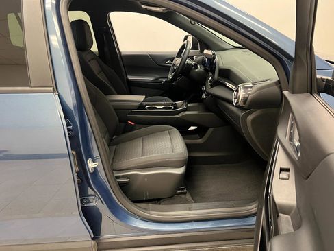 Used 2025 Chevrolet Equinox LT image 30