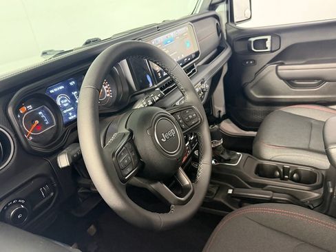 Used 2026 Jeep Wrangler Unlimited Rubicon AWD/4WD image 26