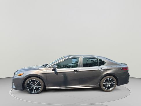Used 2019 Toyota Camry SE FWD image 8