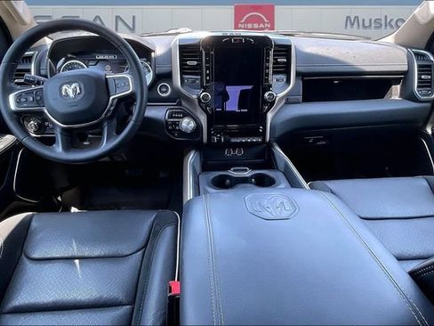 Used 2021 RAM 1500 Laramie AWD/4WD image 8