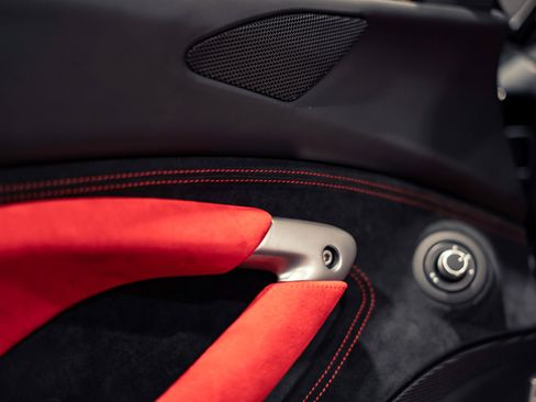 Used 2023 Ferrari F8 Tributo RWD image 43