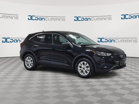 Used 2023 Ford Escape Active AWD/4WD image 2