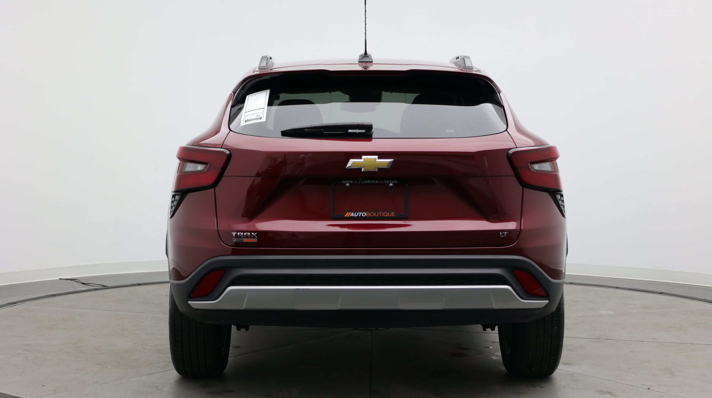 Used 2025 Chevrolet Trax LT FWD image 6