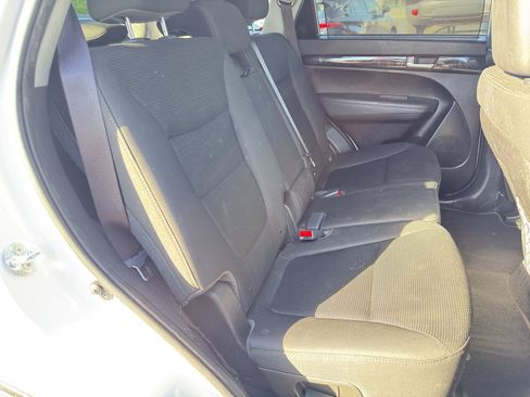 Used 2014 Kia Sorento LX AWD/4WD image 21