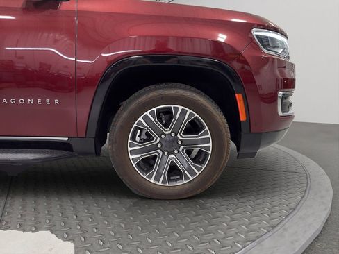Used 2024 Jeep Wagoneer Series II w/ Flexible Seating Group image 15