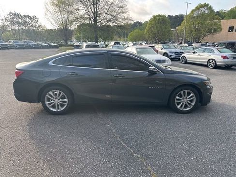Used 2017 Chevrolet Malibu LT w/ Leather Package image 4