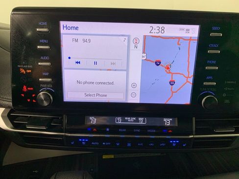 Used 2023 Toyota Sienna Limited FWD image 26