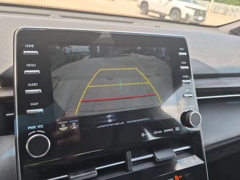 Used 2019 Toyota Avalon XLE w/ Moonroof Package FWD image 19
