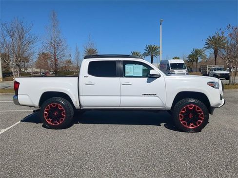 Used 2019 Toyota Tacoma SR5 image 3
