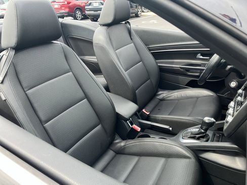 Used 2014 Volkswagen Eos FWD image 33