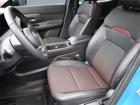 Certified 2025 Nissan Kicks SR image 19