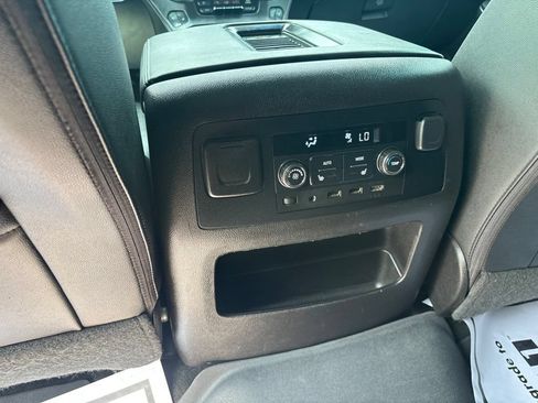 Used 2017 Chevrolet Tahoe Premier AWD/4WD image 36