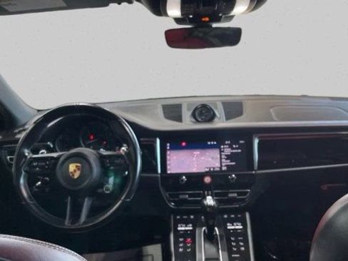 Used 2024 Porsche Macan image 13