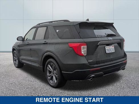 Certified 2022 Ford Explorer XLT w/ Equipment Group 202A image 3