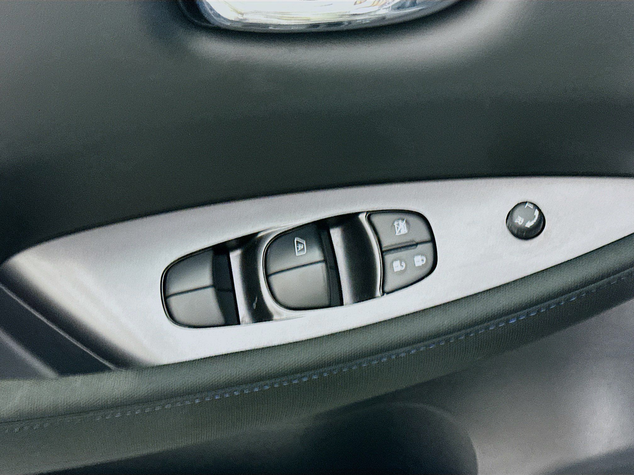 Used 2024 Nissan Leaf S FWD image 15