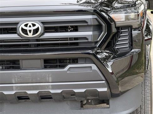 Used 2025 Toyota Tacoma SR image 7