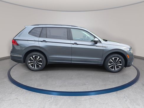 Used 2022 Volkswagen Tiguan S FWD image 4
