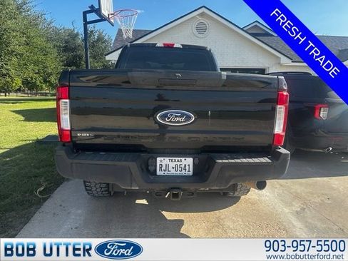 Used 2017 Ford F250 XL w/ STX Appearance Package AWD/4WD image 5
