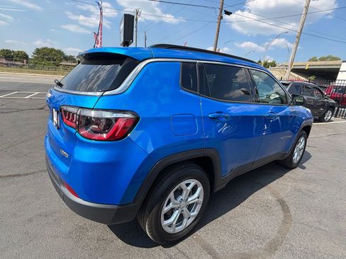 Used 2024 Jeep Compass Latitude image 10