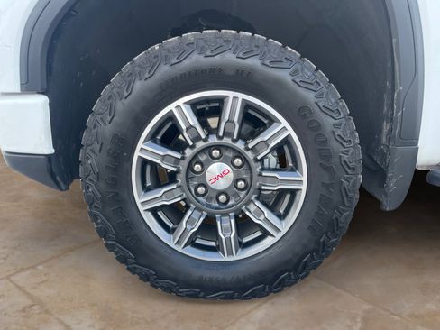 Used 2025 GMC Sierra 1500 AT4 w/ AT4 Premium Package AWD/4WD image 25