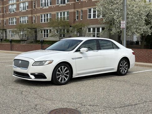 Used 2017 Lincoln Continental Premiere FWD image 1