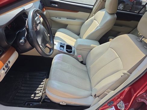 Used 2014 Subaru Outback 2.5i Limited w/ Moonroof Package AWD/4WD image 16