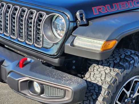 Used 2024 Jeep Wrangler Rubicon w/ Convenience Group image 26