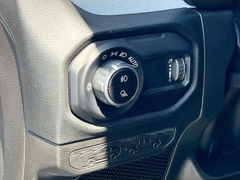 Certified 2025 Jeep Gladiator Sport AWD/4WD image 10