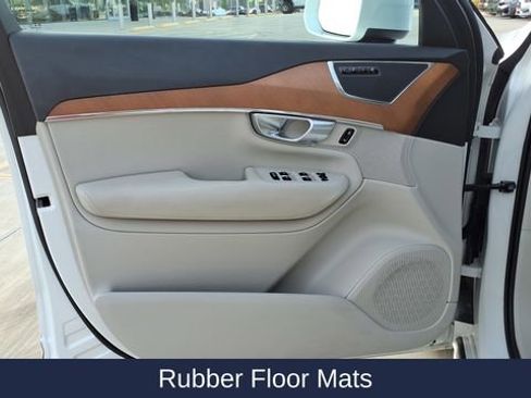 Used 2021 Volvo XC90 T6 Momentum w/ Climate Package image 15