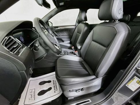 Used 2024 Volkswagen Tiguan SE R-Line AWD/4WD image 19