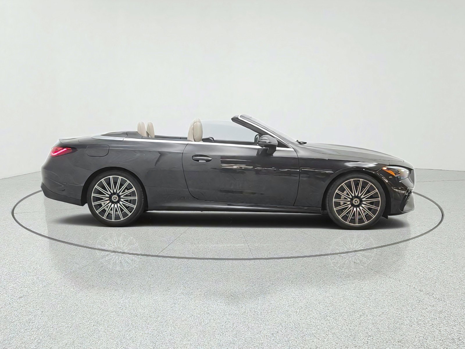 New 2027 Mercedes-Benz CLE 450 4MATIC Cabriolet image 4