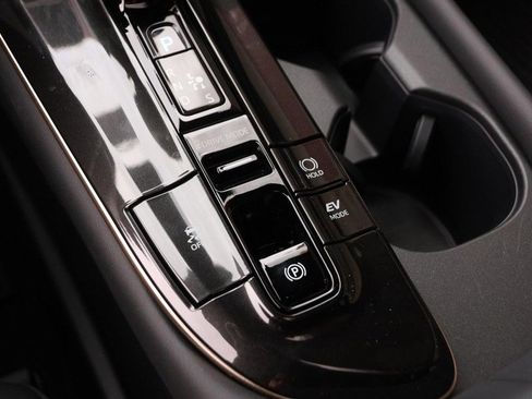 New 2026 Toyota Crown Signia image 24