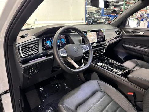 Used 2026 Volkswagen Atlas Cross Sport SEL w/ Adventure Package AWD/4WD image 20