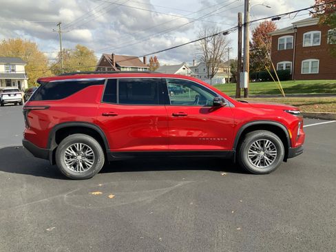 New 2026 Chevrolet Traverse LT w/ LPO, Floor Liner Package AWD/4WD image 8